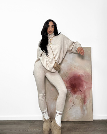 Komplet sweterkowy z golfem LaMilla beż