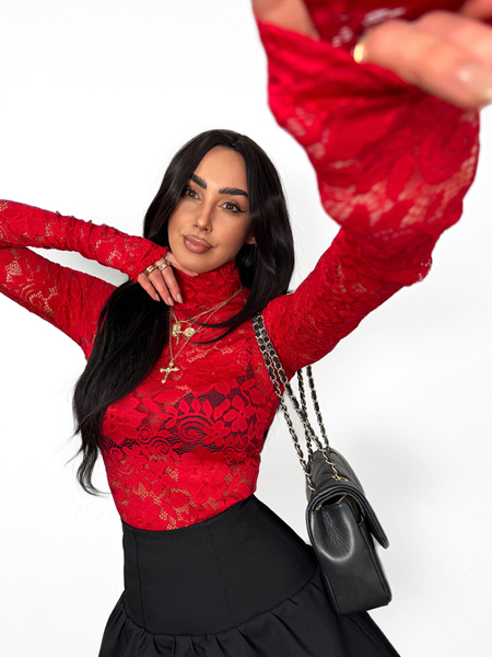 Golf koronkowy LaMilla czerwony