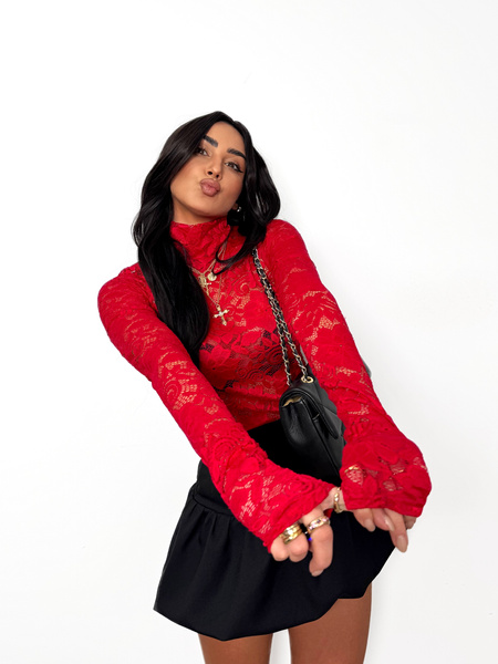 Golf koronkowy LaMilla czerwony