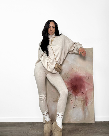 Komplet sweterkowy z golfem LaMilla beż