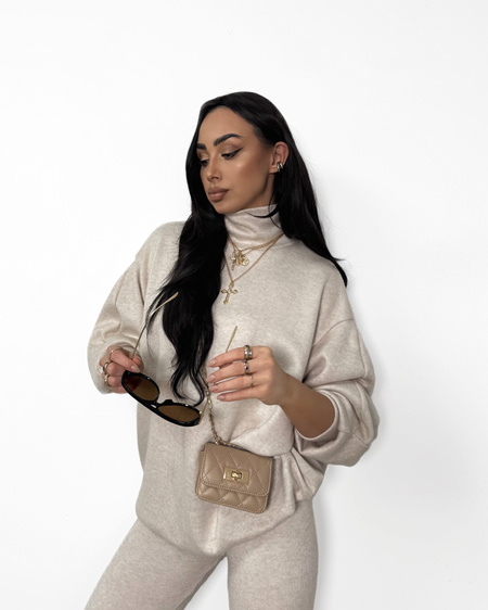 Komplet sweterkowy z golfem LaMilla beż