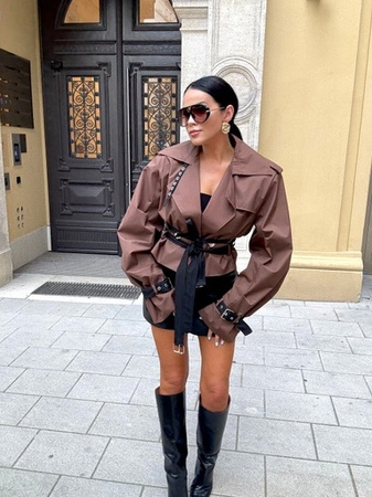 Krótki trencz płaszcz LaMilla brązowy