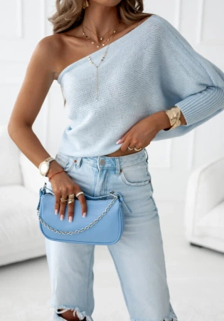 Sweter Kiss baby blue